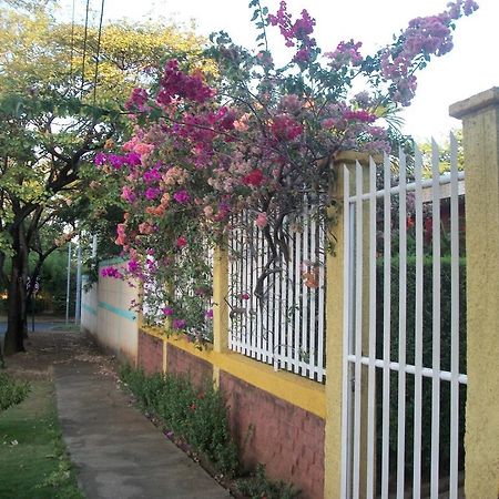 Hostal Casa Los Espinoza Managua Exterior photo